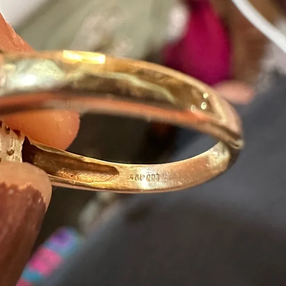 Vintage 10k GOLD Diamond and Ruby Ring! GENUINE STONES! Sz: 4.25